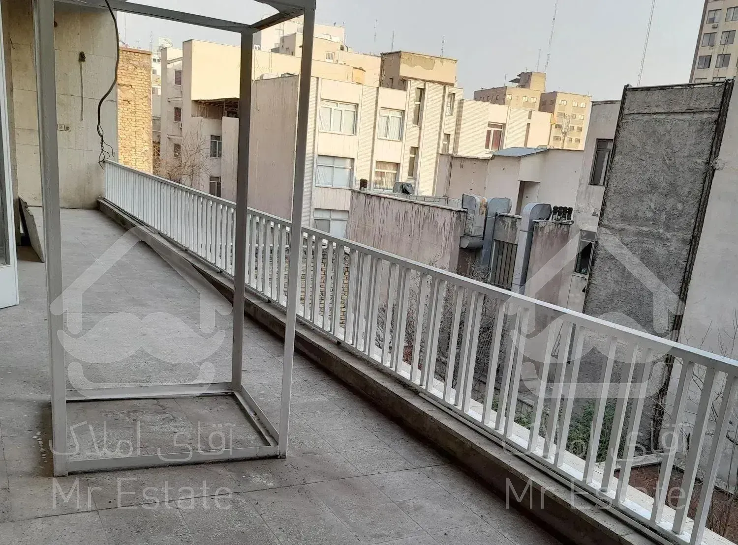 210 متر سه خوابه