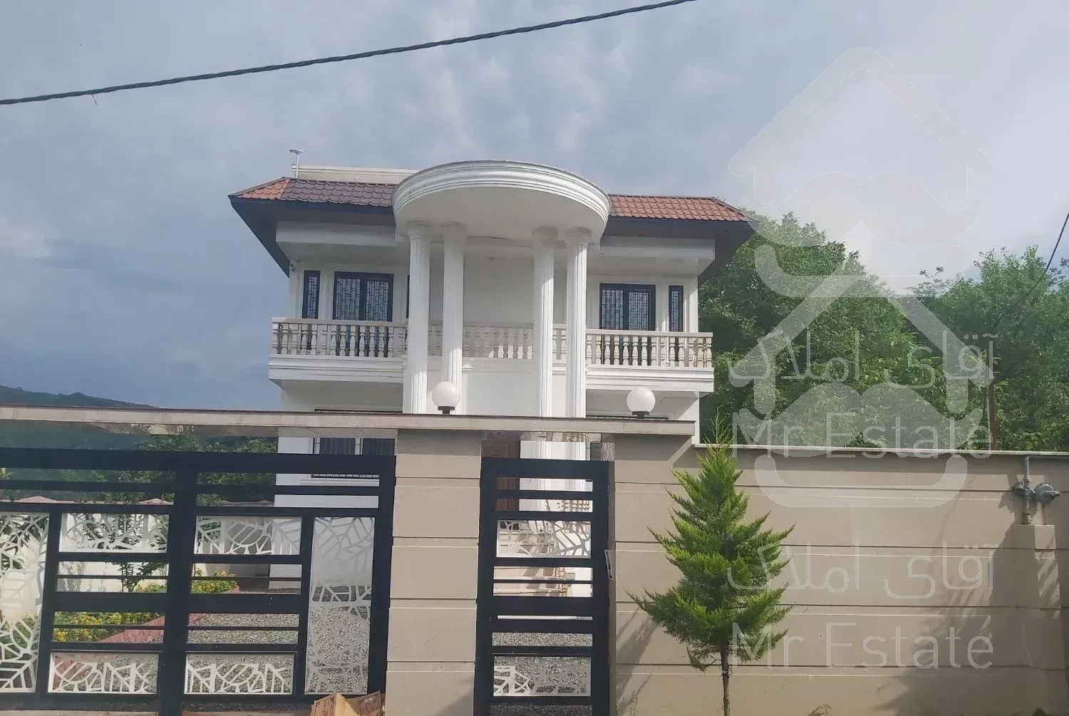 فروش ویلا مدرن،جنگلی،۳۷۰ متر بنا استخر سرپوشیده