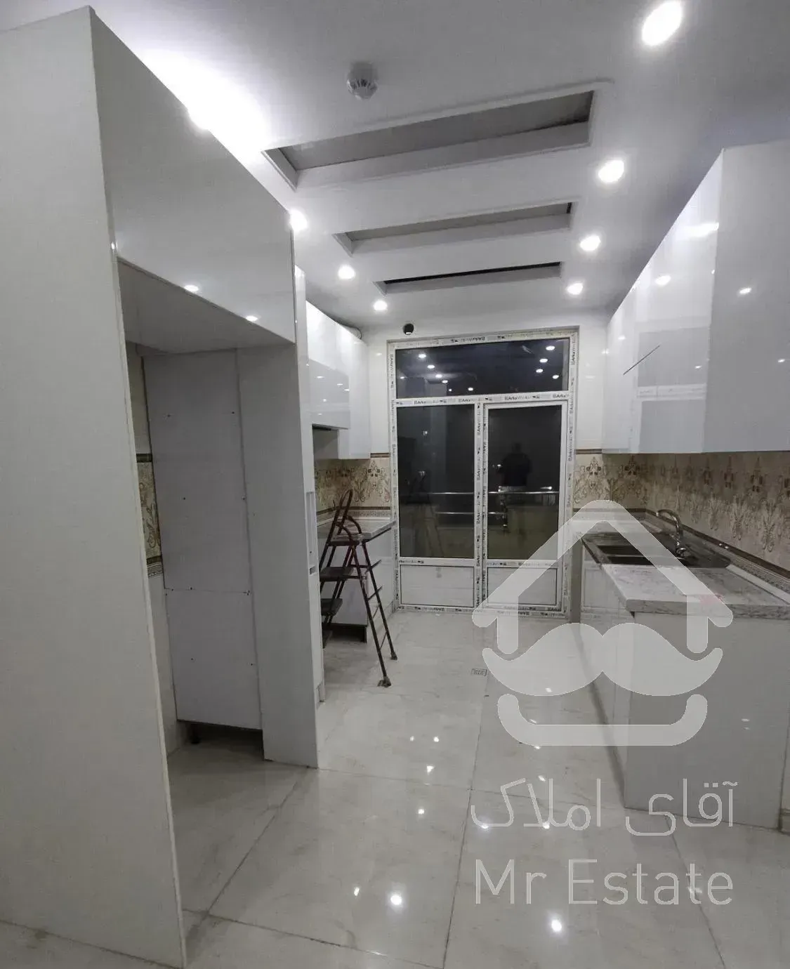 نبرد /پاسدارگمنام/میدان امام حسن ۹۰متر فول امکانات