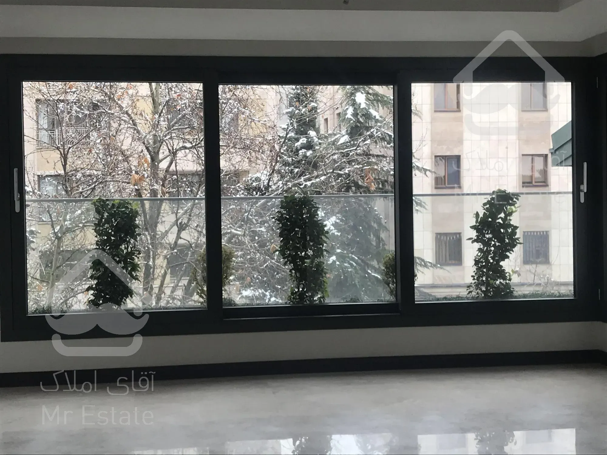 آپارتمان ۲۶۰ متری مدرن کامرانیه ۲۰ متر تراس