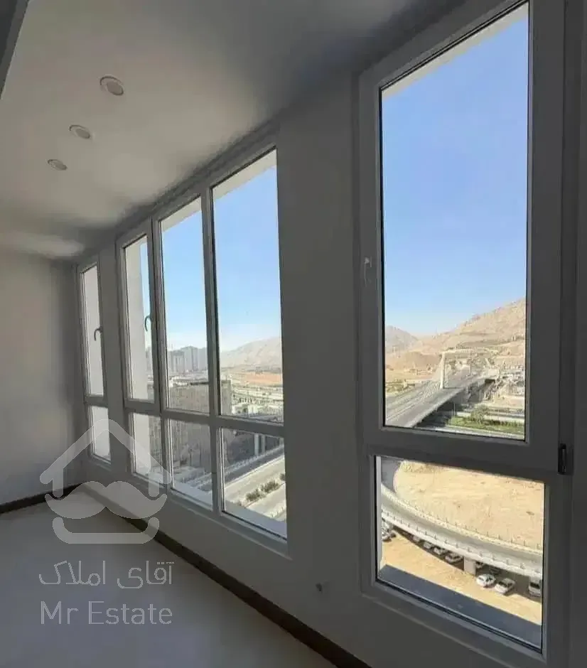 ۹۷ متر / ویو باز / دریاچه