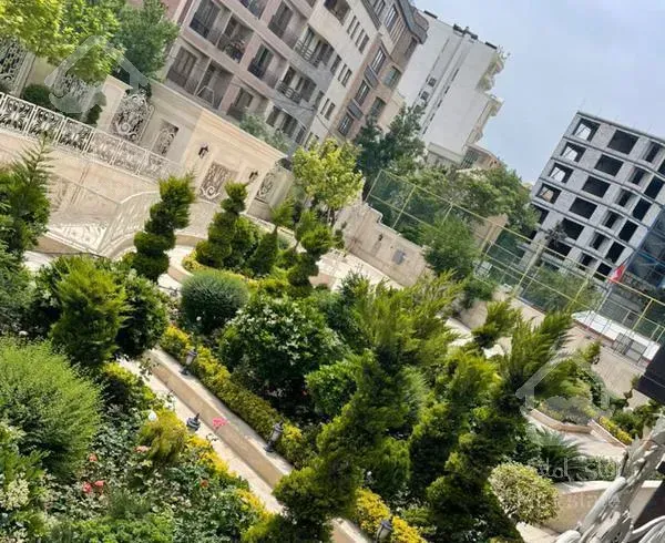 اپارتمان ۲۳۰متری نوساز ی شده (مدرن)