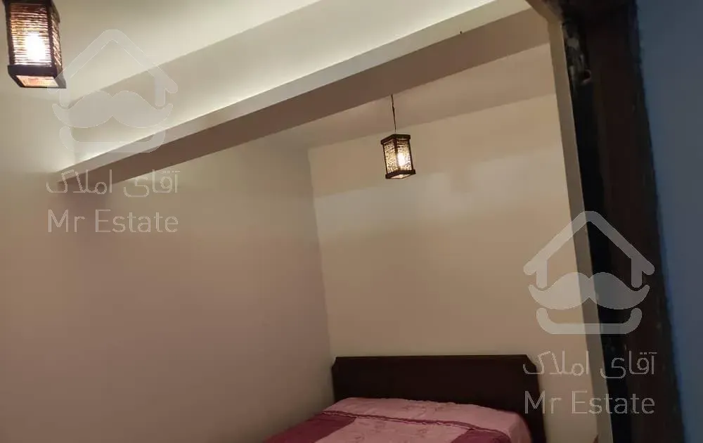 ویلا نوساز با استخر اب گرم سرپوشیده ، داخل شهر