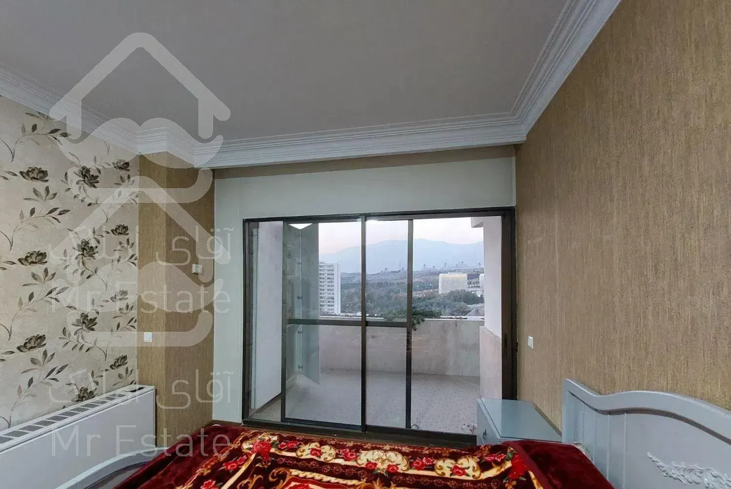 218 متر اپارتمان فول بازسازی در شهرک امید