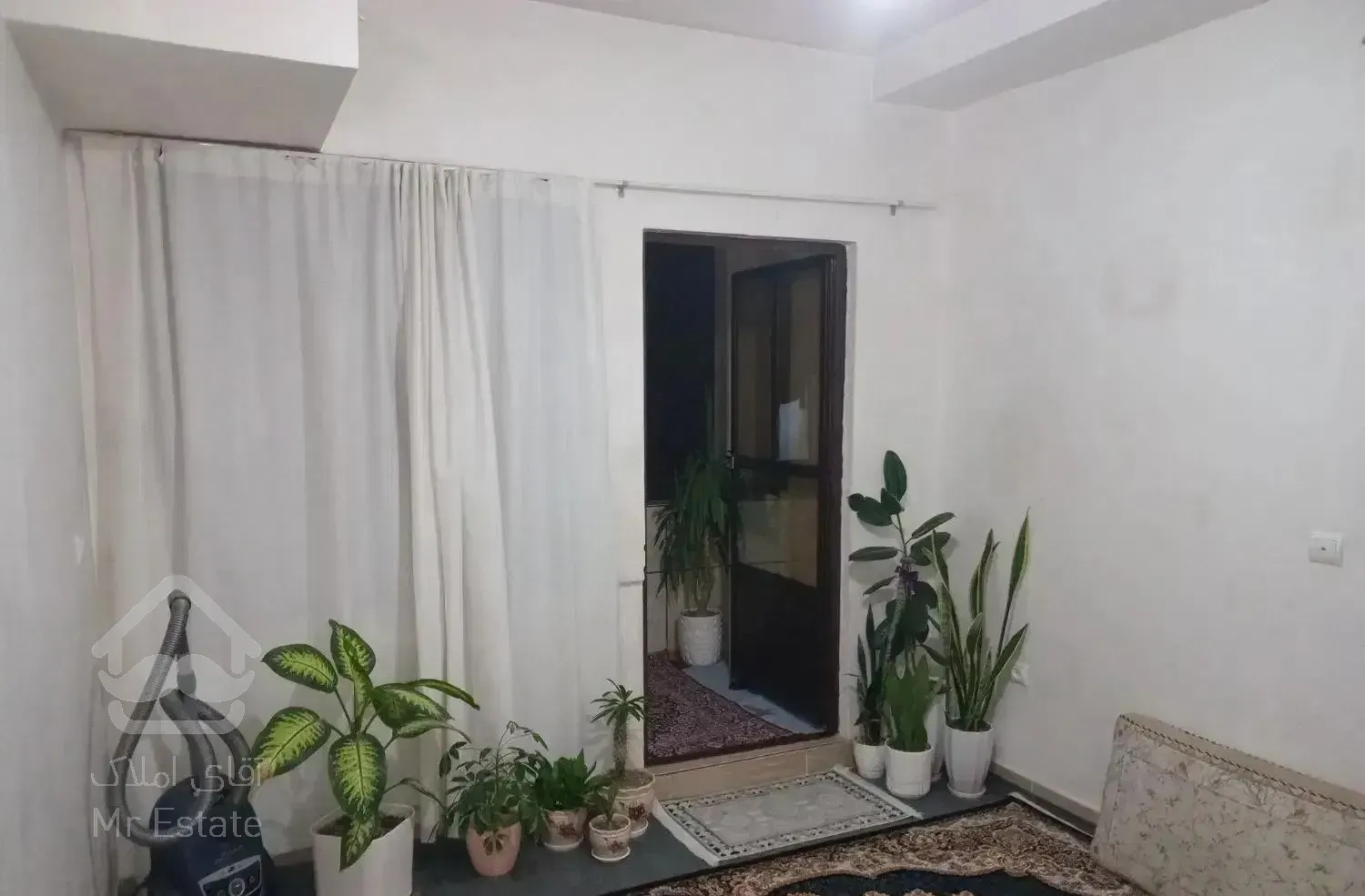 ۱۲۰متر/شهرک ارم/قولنامه ای/روبه نما