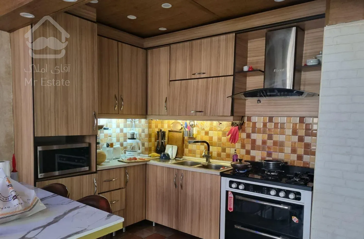 ۹۵ متر دو خواب ، نوسازی شده ، امیرآباد