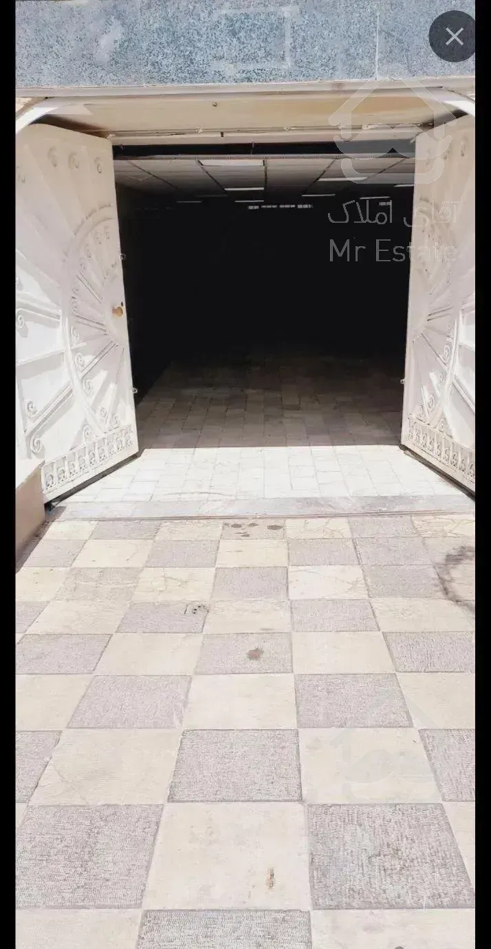 ۳۰۰ متر فلت مناسب انبار دفتر کار ۵ خط تلفن یاس ها