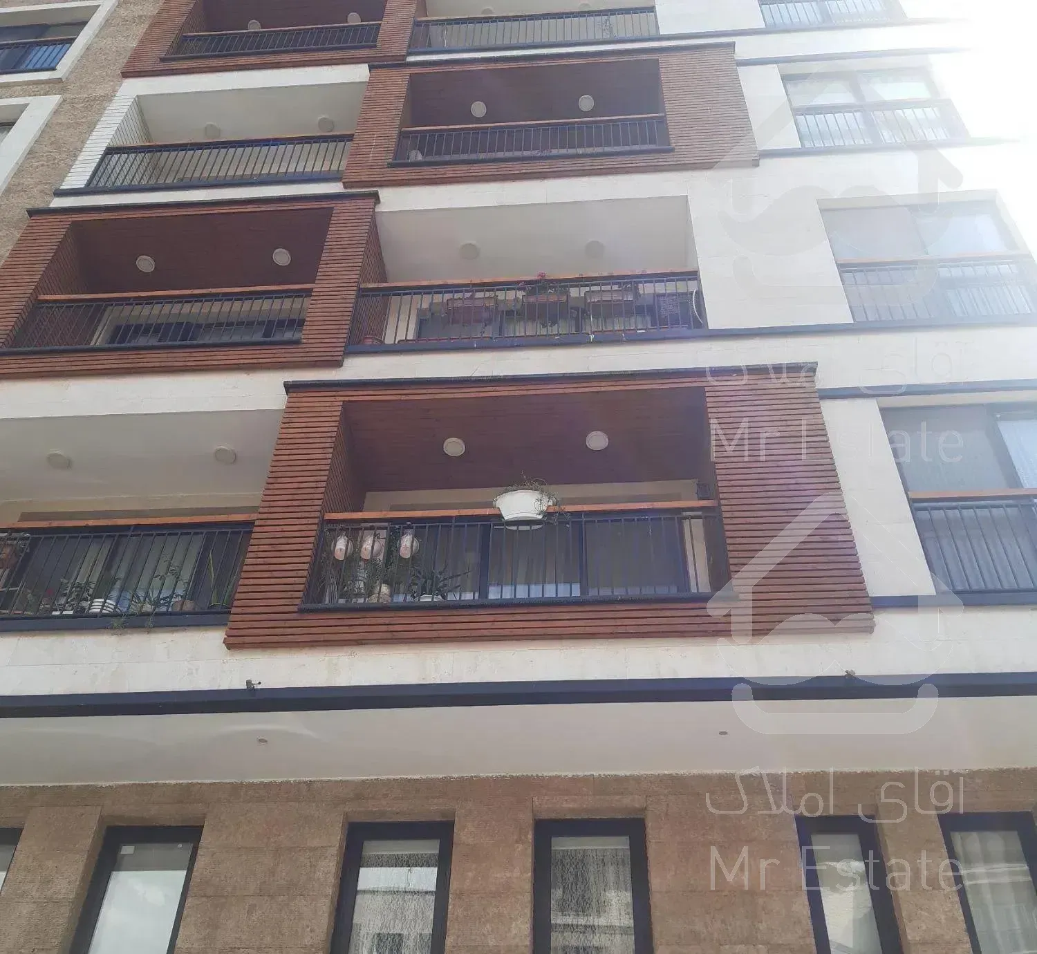 ۱۲۰ متر دو خوابه با امکانات تکواحدی فرعی