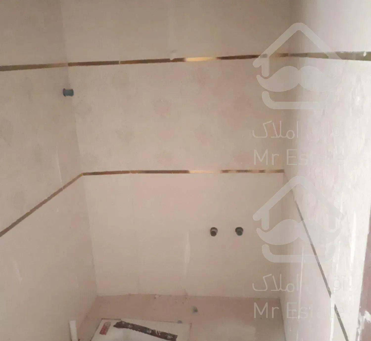 آپارتمان نوساز ۳ خوابه