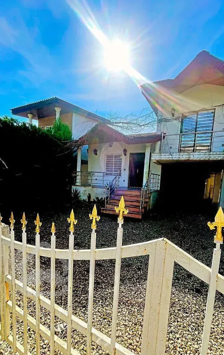 ۲۰۰ زمین ۱۱۰ بنا داخل شهرک