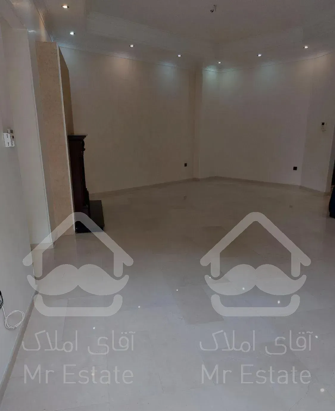 ۱۲۰متر آپارتمان کارمرانیه/بدون دیوار مشترک