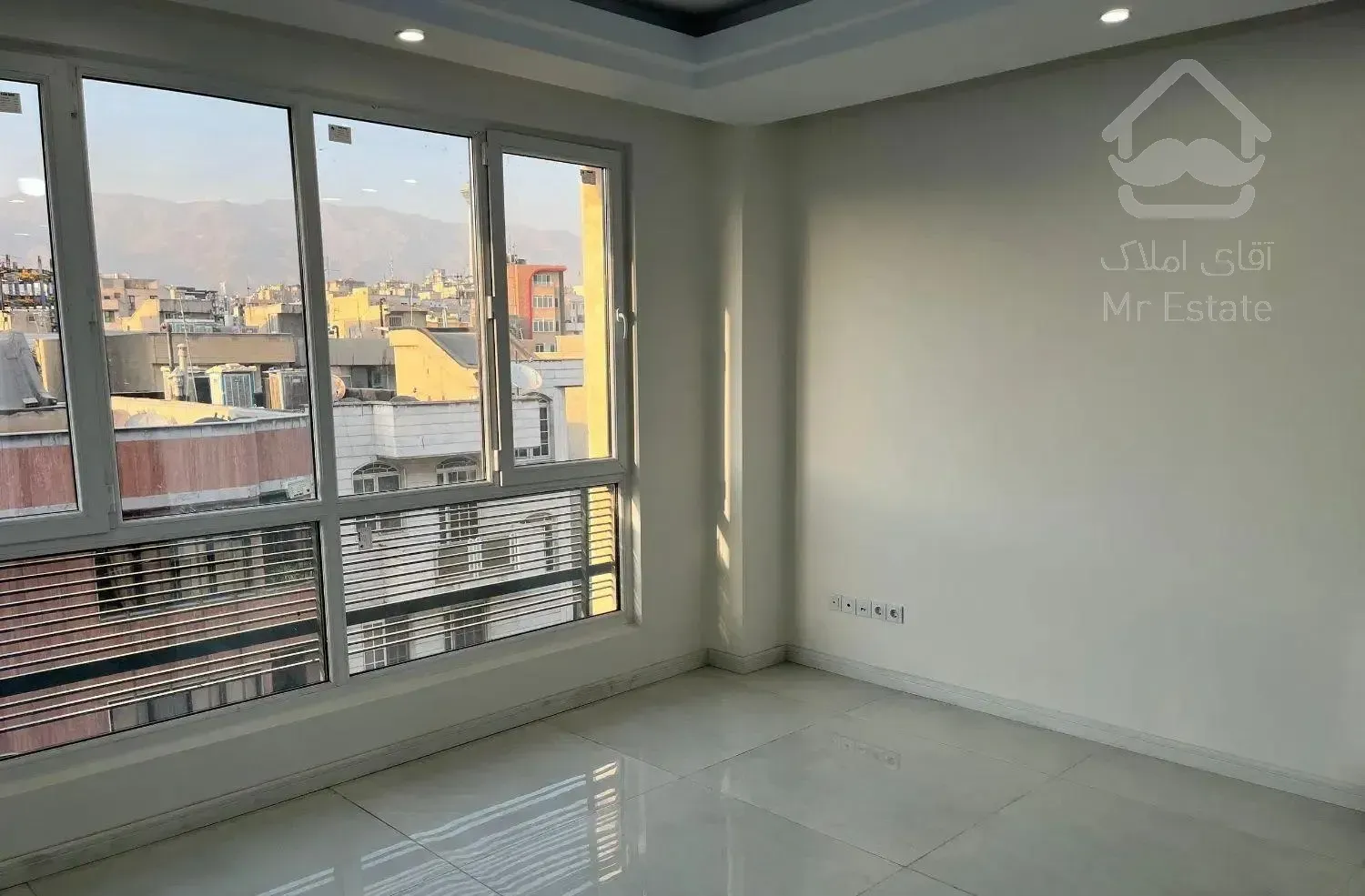 ۸۵متر/کلیدنخورده/ویو ابدی/در تهران ویلا