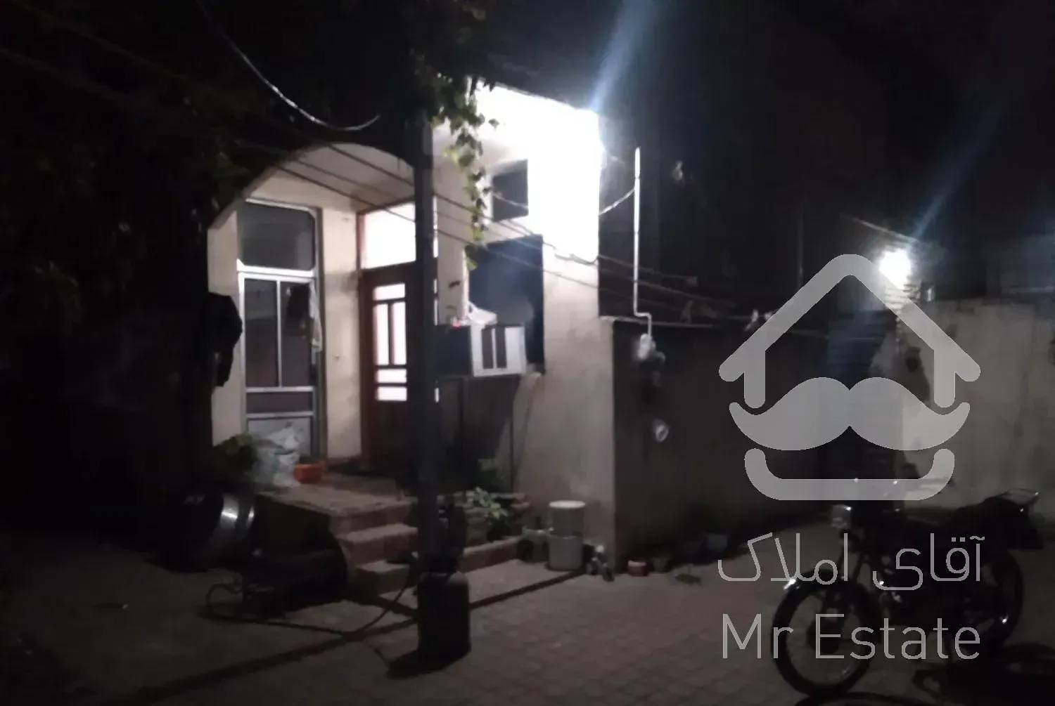 فروش ویلایی ۲۷۰ متر زمین نزدیک میدان کوچکسرا