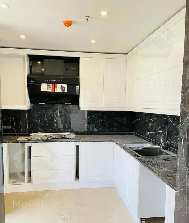 اپارتمان ۲۹۰ متری در  برج منطقه