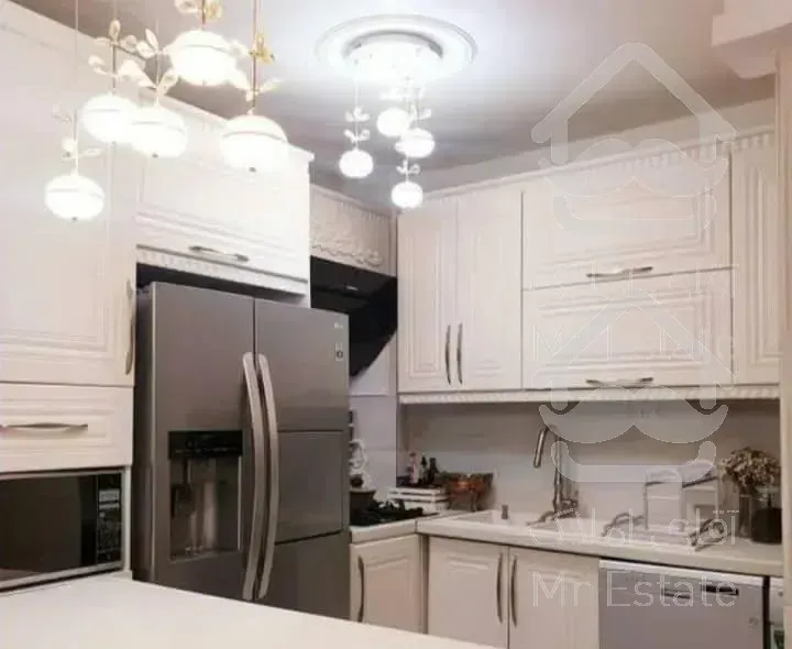 ۶۲مترفول امکانات بالکن بزرگ خطی رو به جنوب