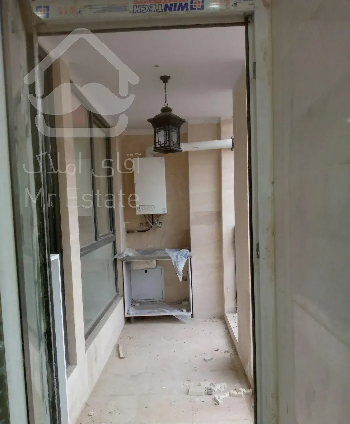 ۵۴ متر یک خواب کلید نخورده فول روف سه نبش