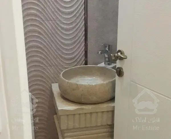 90 متری آلاله شرقی