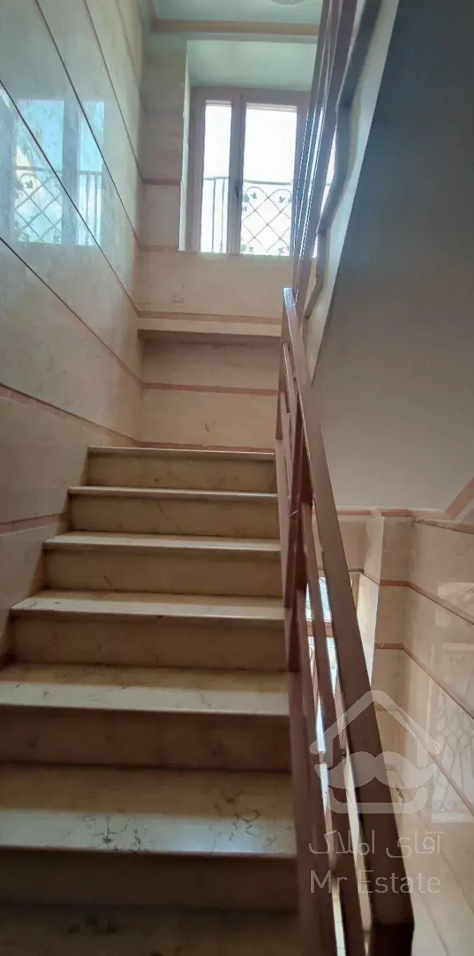 ۶۱ متری ۲ خوابه تک واحد طبقه 1 پارکینگ و انباری