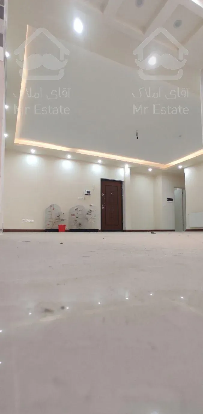 ۱۰۳ متر ۲/۵ خوابه کلید نخورده غرق نور خوش نقشه