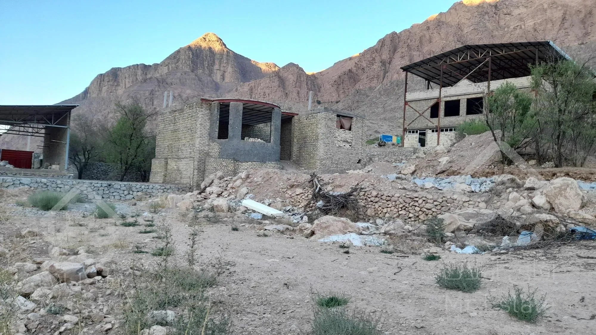 زمین ده بالا یزد دارای منبع