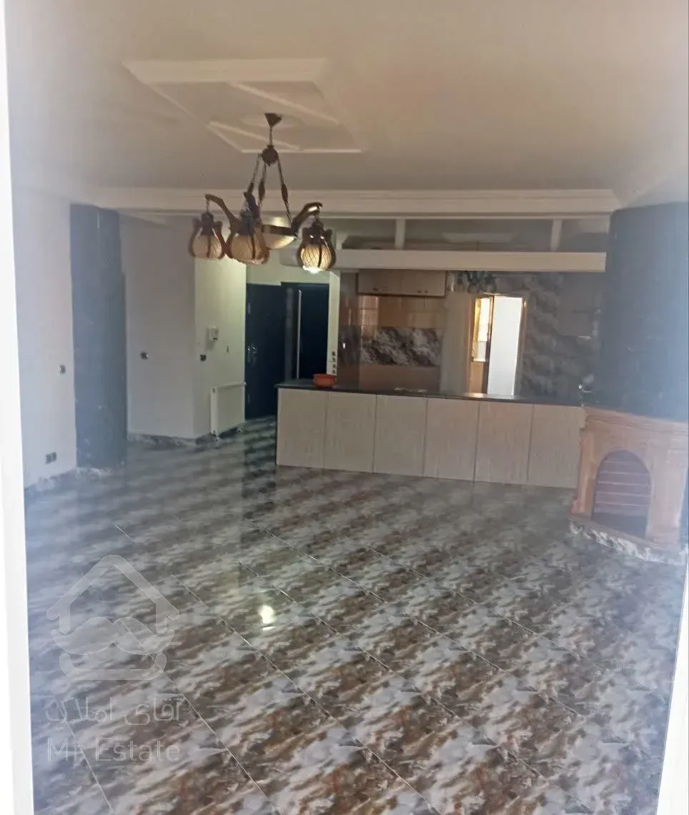 رهن آپارتمان ۱۵۰ متری واقع در مرکز شهر