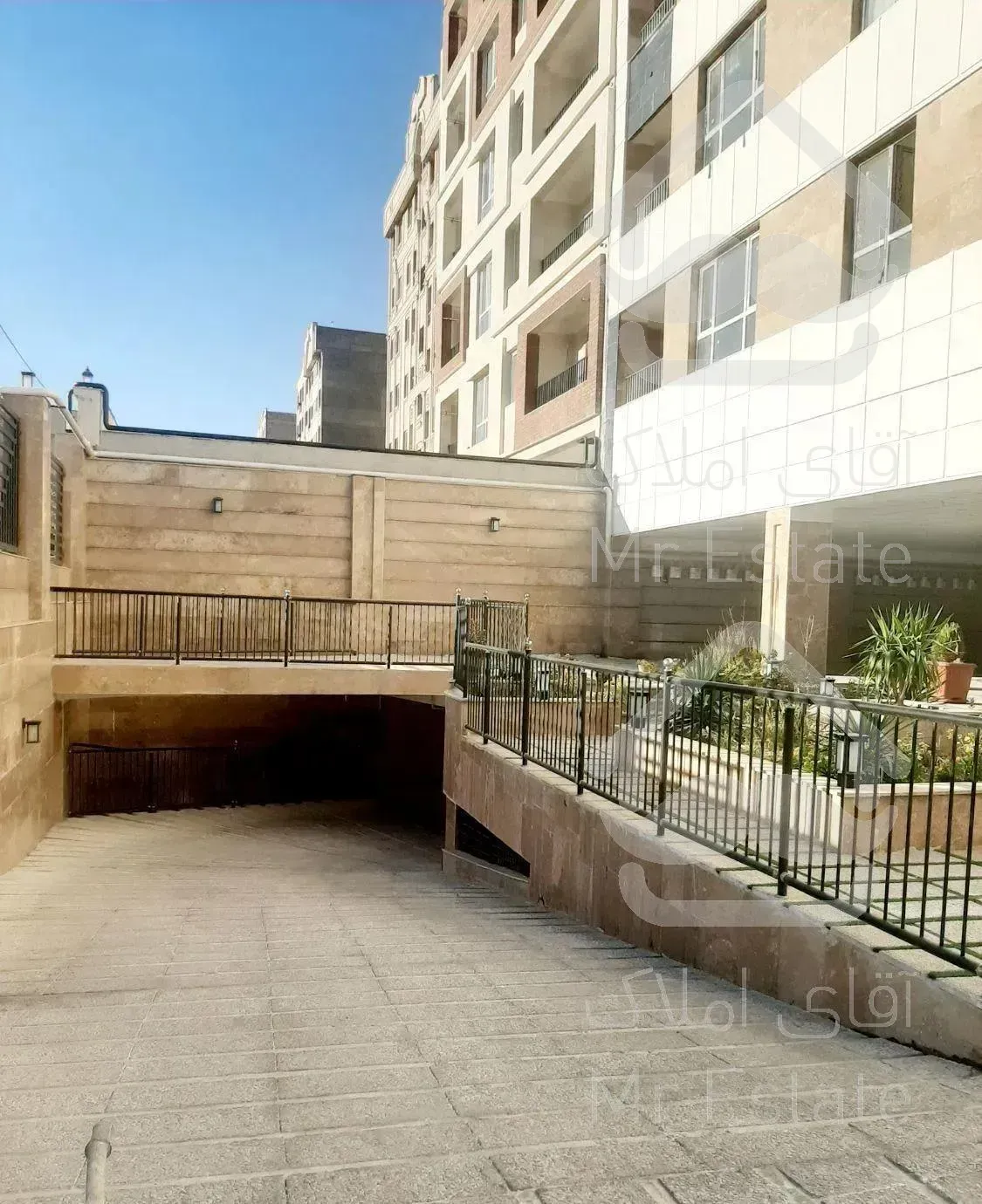 آپارتمان ۱۴۰ متری خوش نقشه در وردآورد (واقعی)