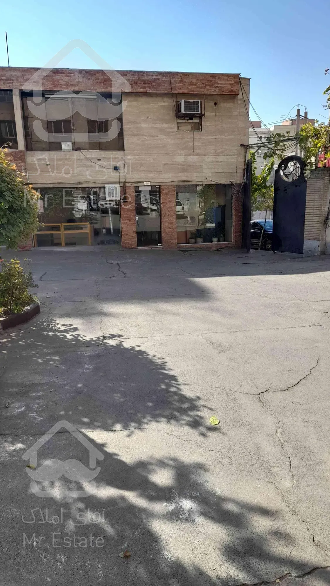 ۲۲۰۰ متر اداری صادقیه