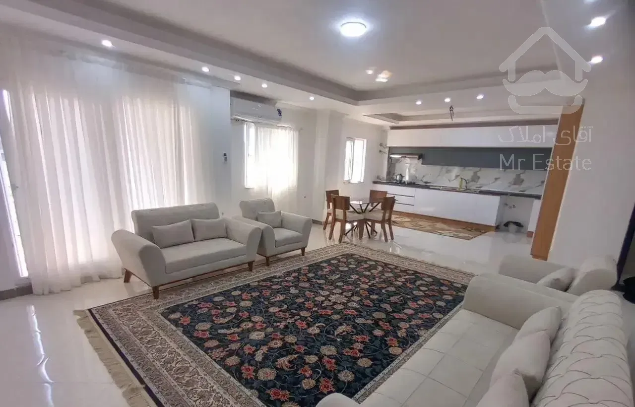 آپارتمان ۱۳۵ متری مبله نوساز در بلوار دانشگاه