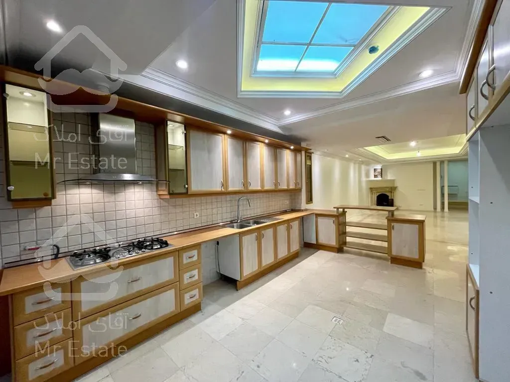 اجاره و رهن آپارتمان محمودیه 135  متر شیک