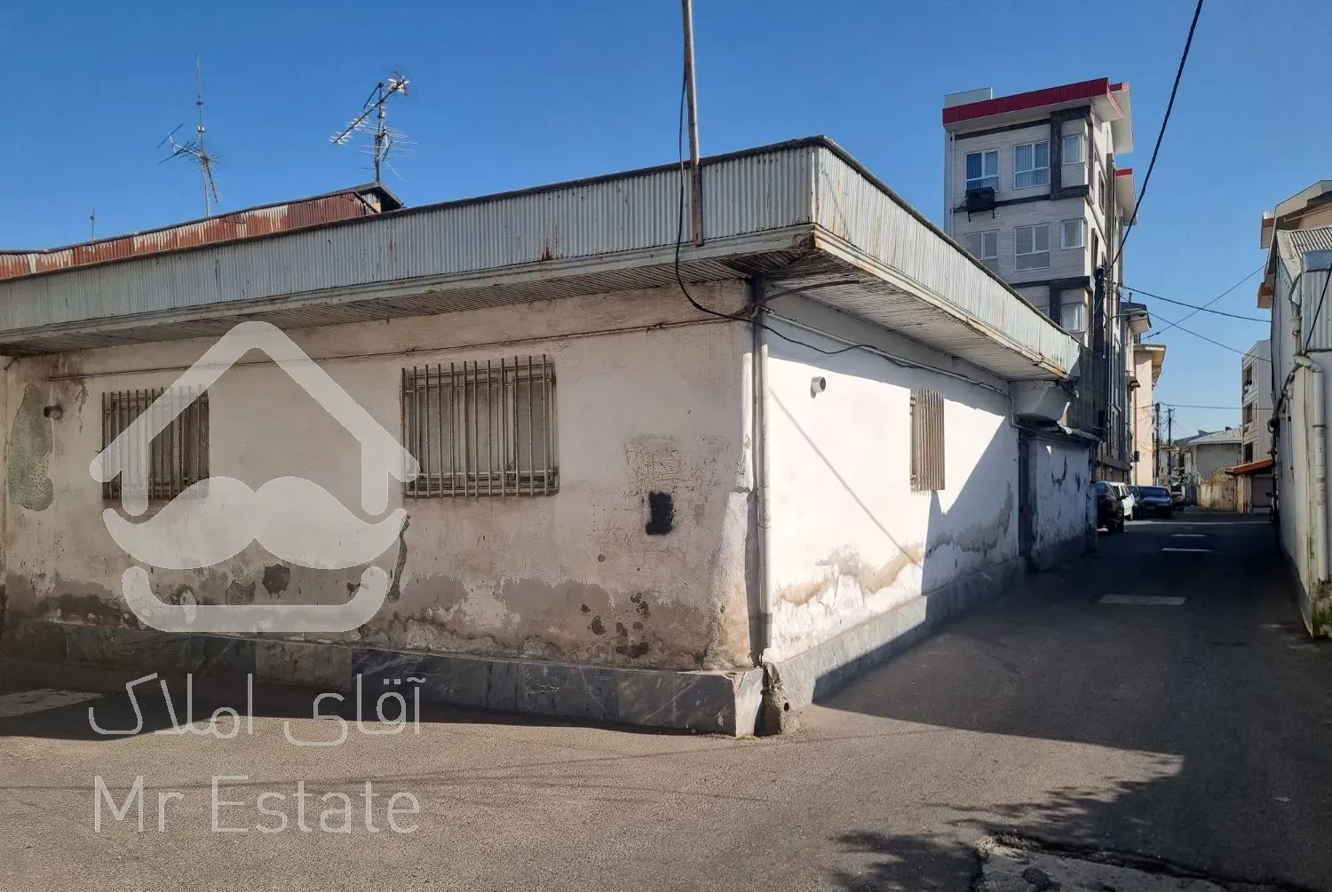 خانه ویلایی ۱۳۲ متر دو خوابه خیابان تختی