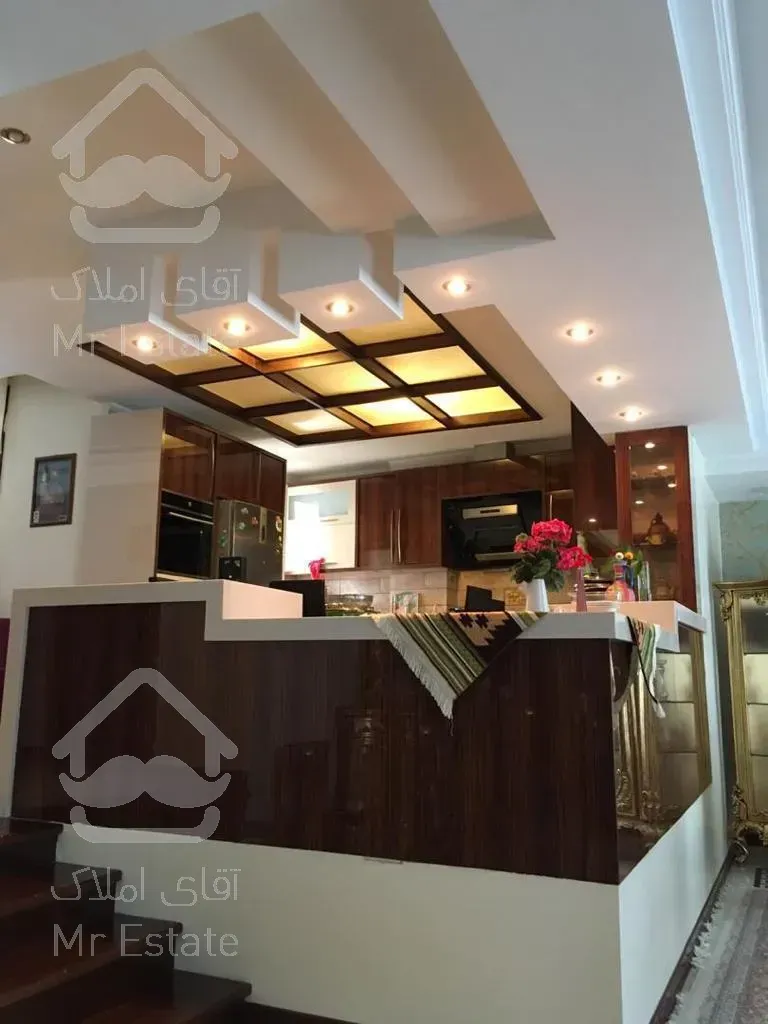 ۲۱۰ نیاوران ، غرق در نور