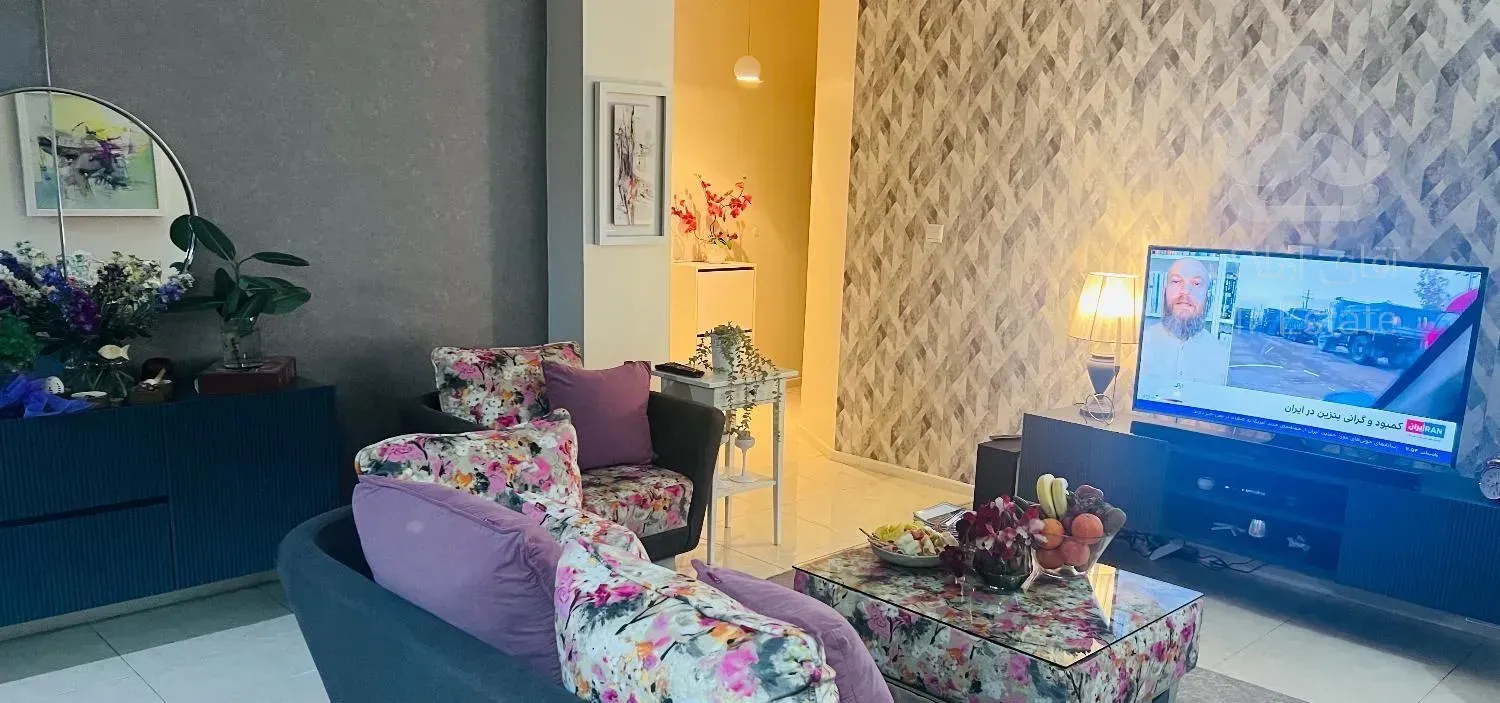 54.5متر طبقه۴ با آسانسور، شیک و زیبا و نورگیر