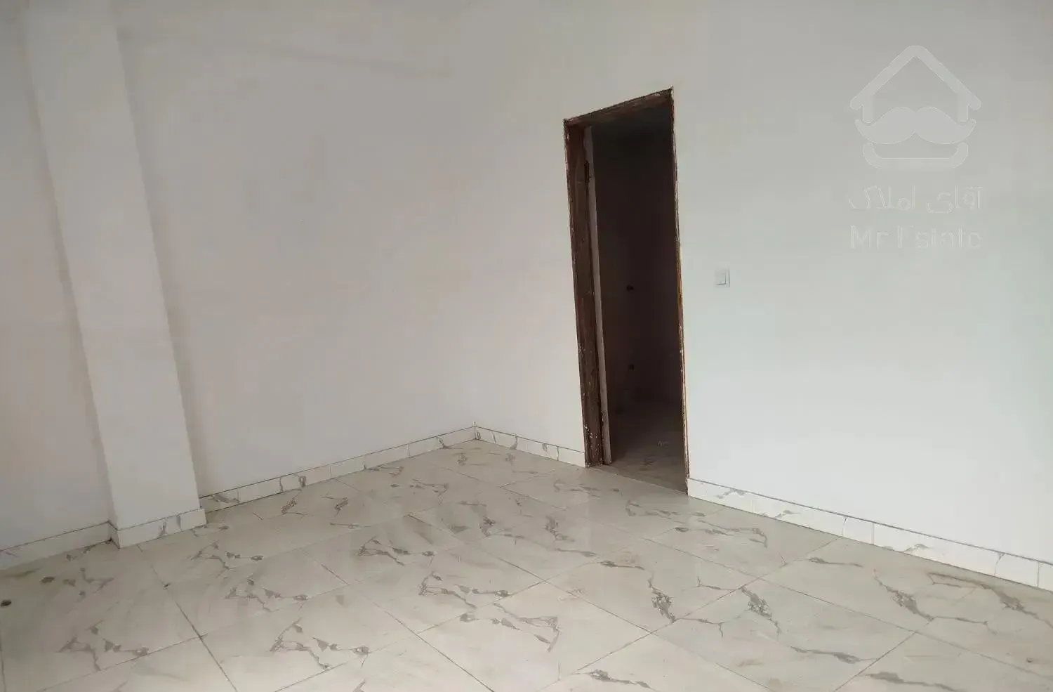 آپارتمان سه طبقه تک واحدی