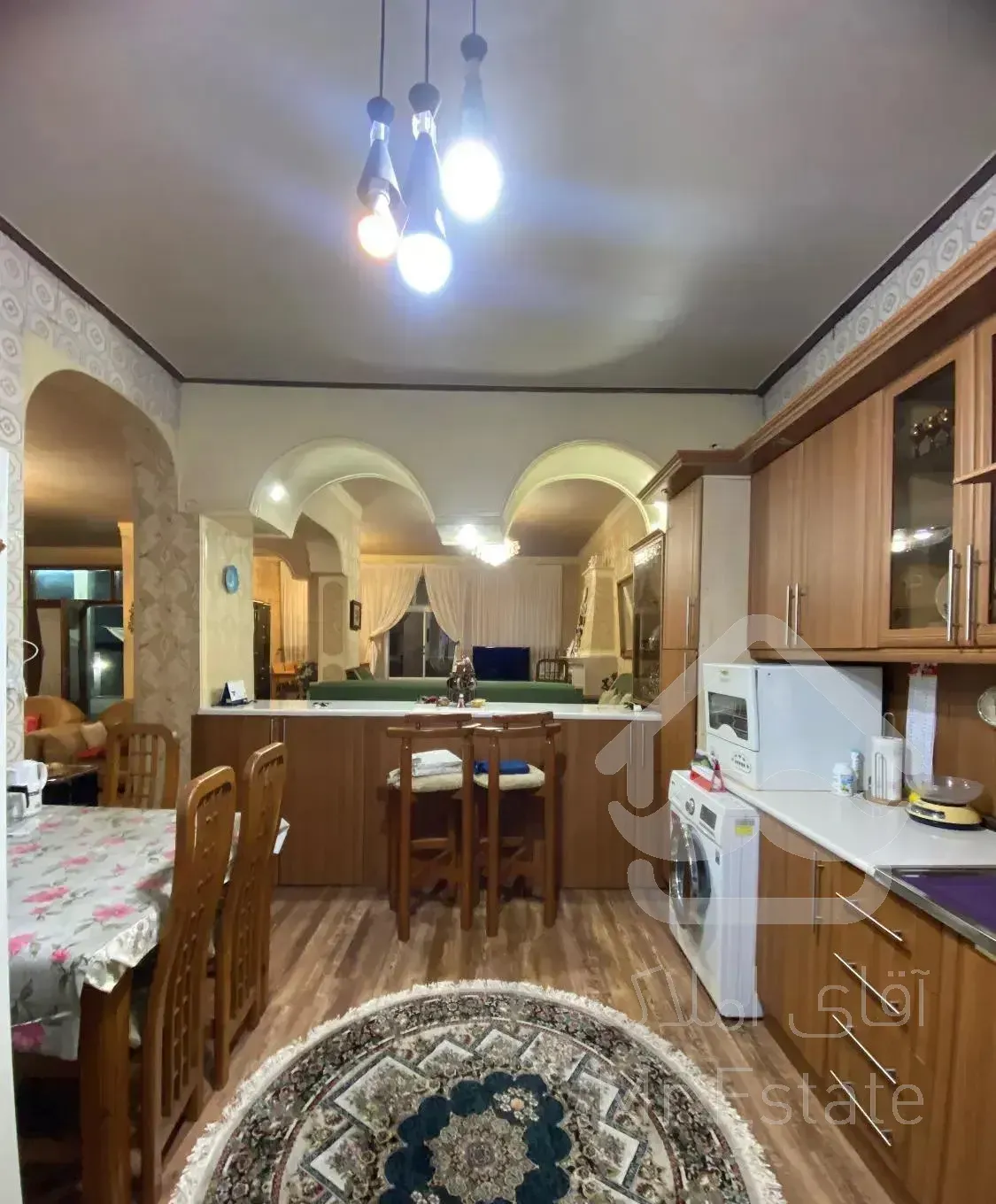 ویلایی ۴۰۰ متری حیاط دار در گلباغ نماز