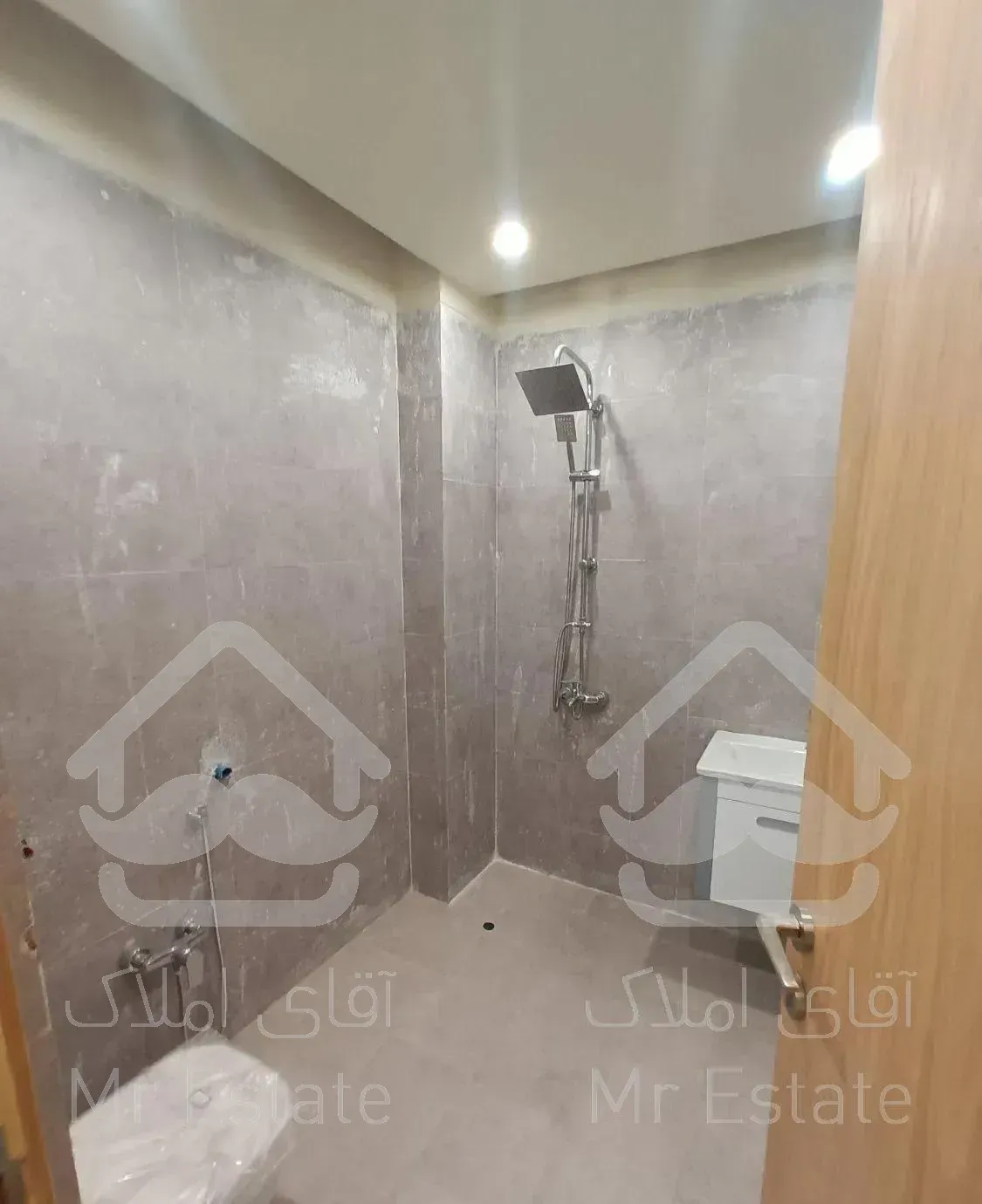 موقعیت اداری بهجت اباد((۲۱۲متر)) نوساز