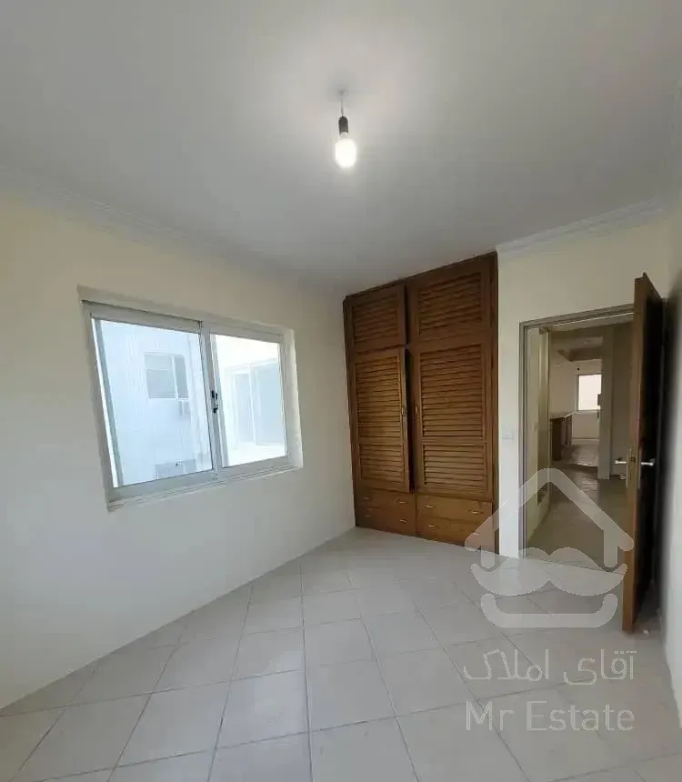 همافران واحد۱۳۰ متری سه خوابه شیک وتمیز