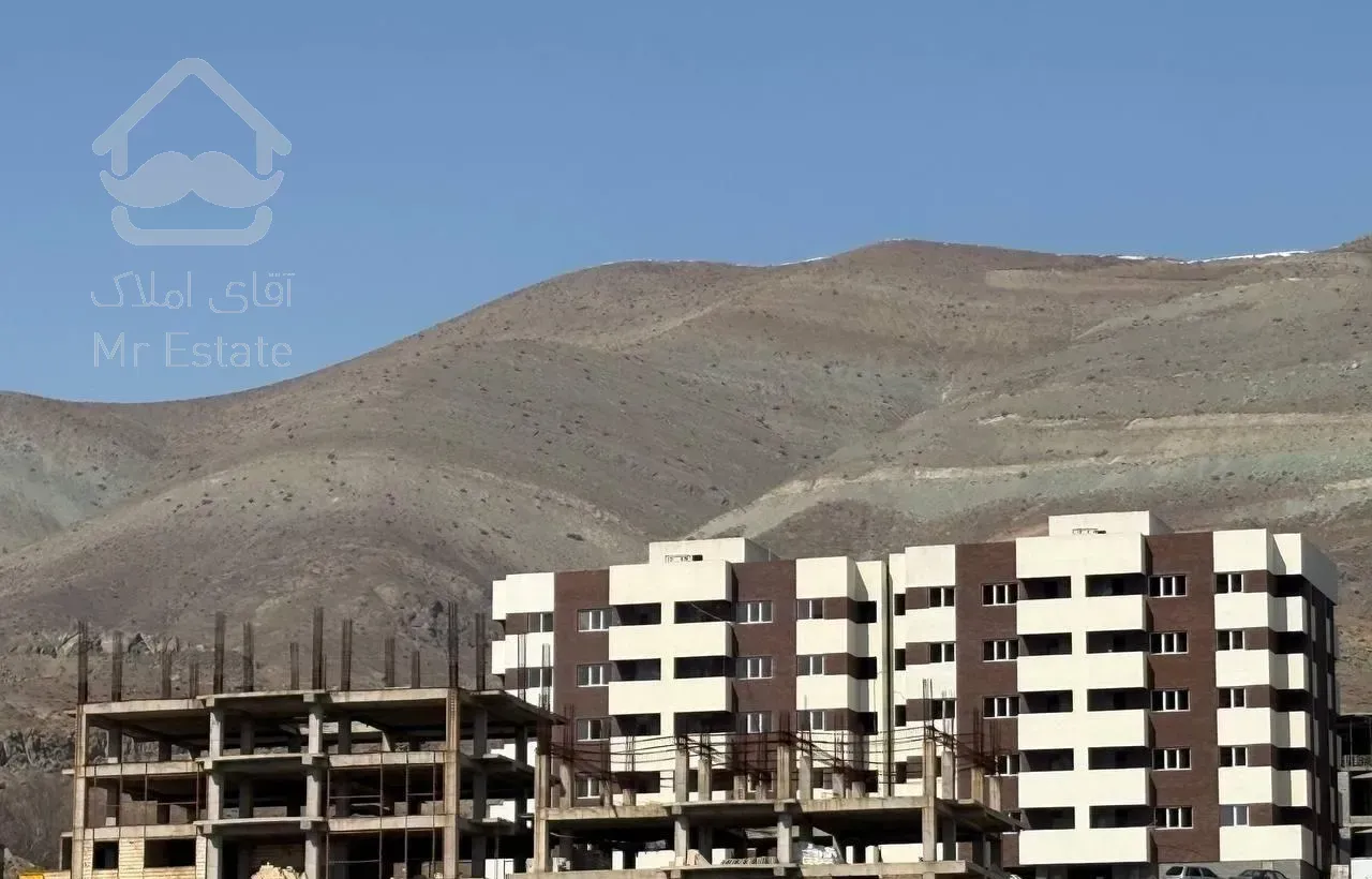 93 متر5 طبقه چهارواحدی 493 میلیون