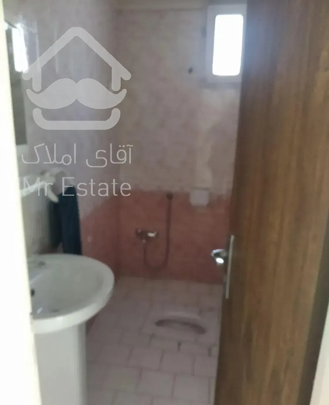 بلوار فرحزادی بالاتر از میدان کتاب گلبرگ سوم