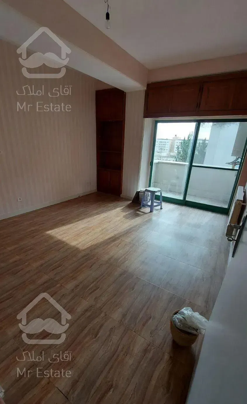 آپارتمان ۱۳۰ متری واقع در مجتمع نور