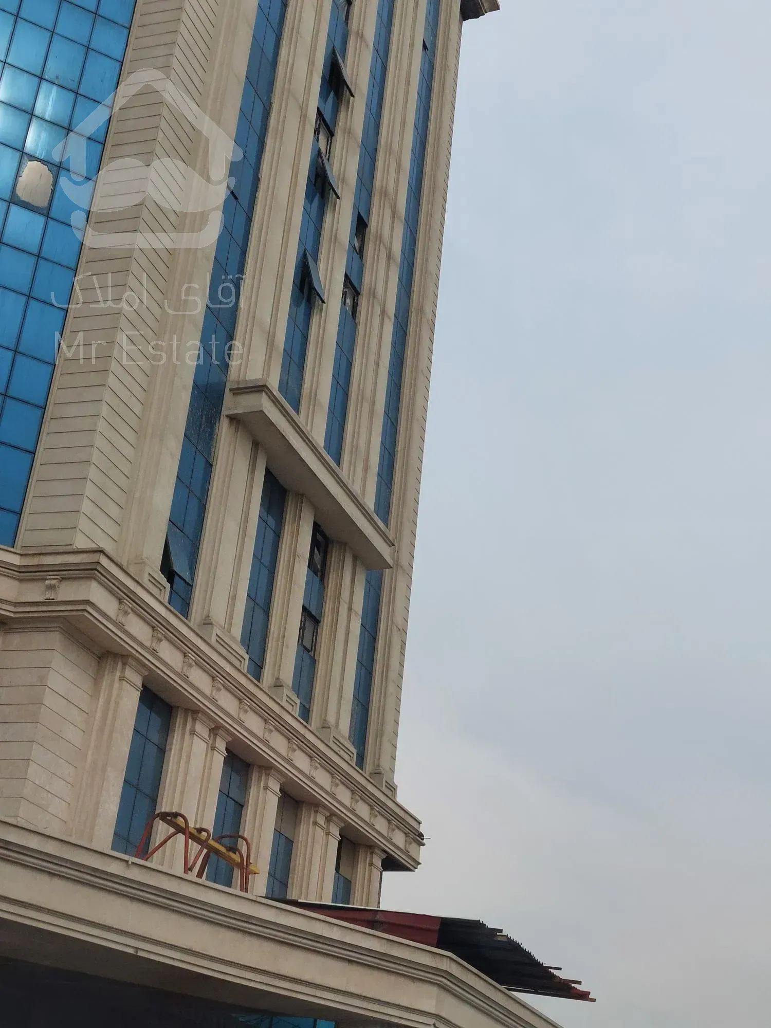 فروش یکجا موقعیت اداری براصلی فردوس شرق