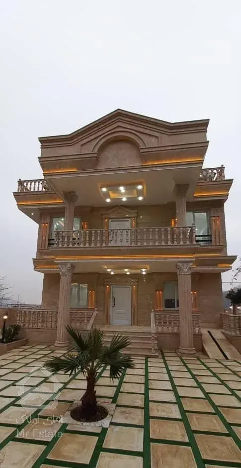 / ویلای زمین 560متر بنا400متر با استخر/