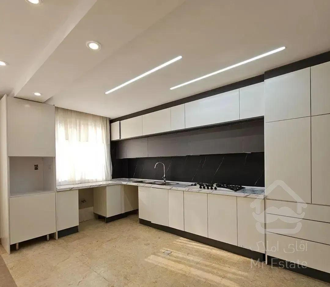 ۱۳۰ متر ۳ خواب غرق نور