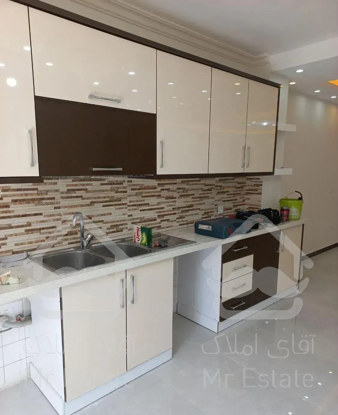 ۱۰۷ متر دو خوابه بر آلاله شرقی