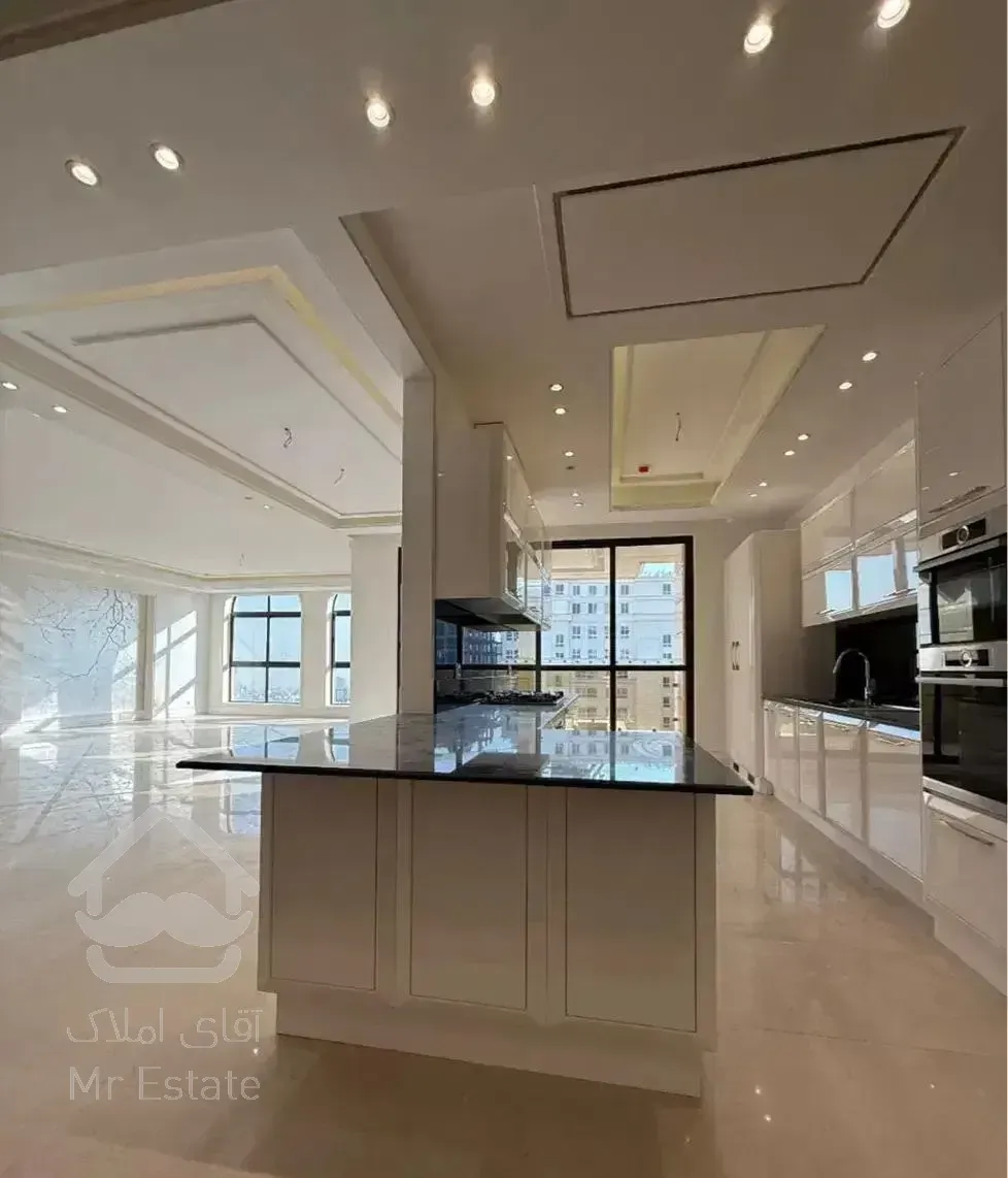 ۲۰۰متر کلیدنخورده بوکان/۱۰متر تراس قابل چیدمان