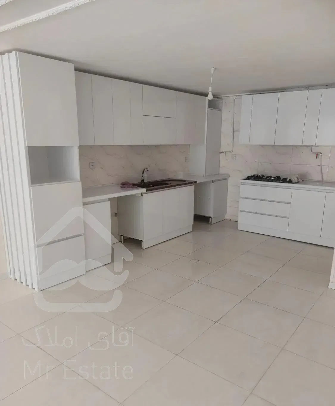 همکف درب مستقل نزدیک وکیل اباد