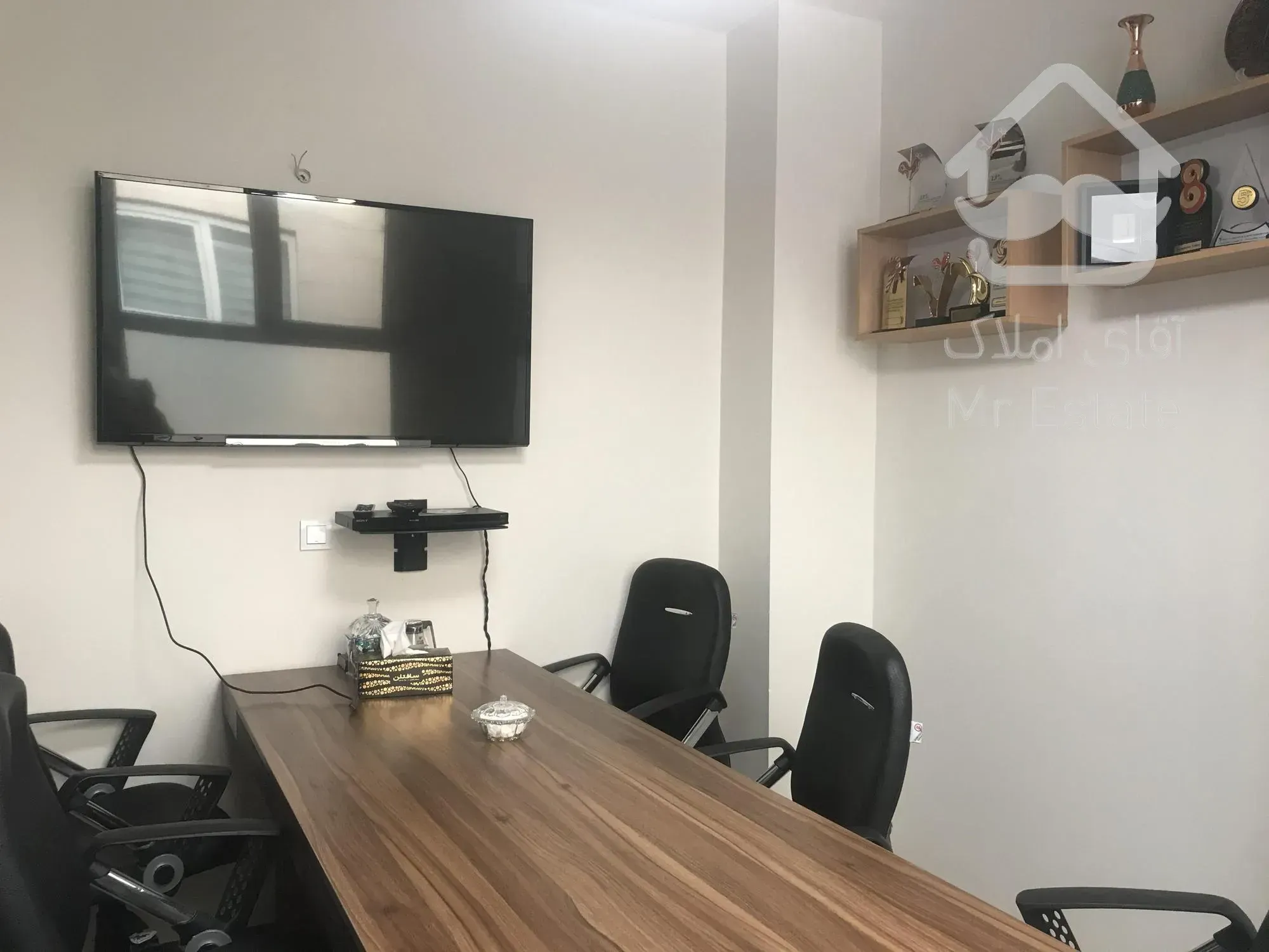 160متر رهن و اجاره رو به خيابان جنت آباد