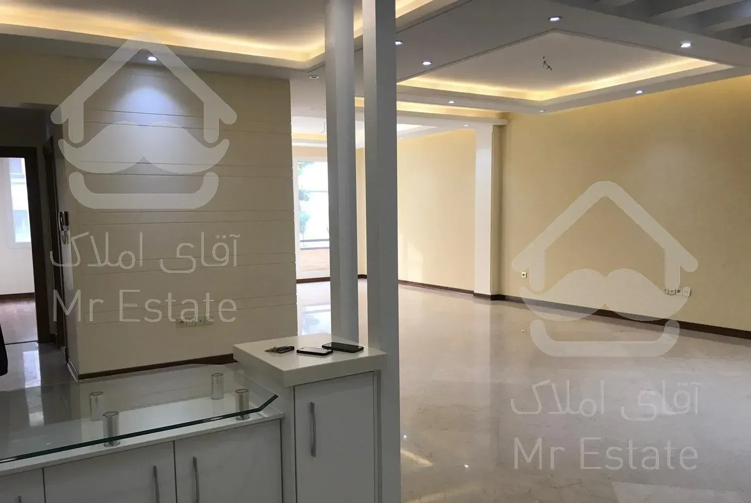 پاسداران ١٥٥مترشیک٣پارکینگ(زمرد)