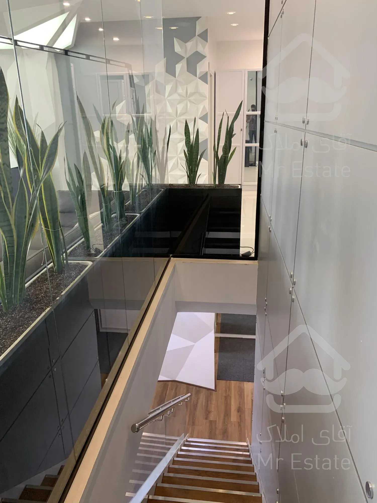 آپارتمان ۳۰۰ متری سند اداری اشرفی اصفهانی