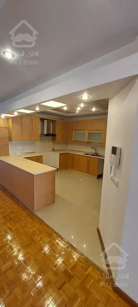 آپارتمان ۱۵۰ متری لوکیشن عالی