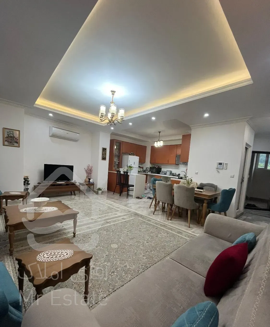 آپارتمان ۱۰۰متری دو خواب طبقه دوم